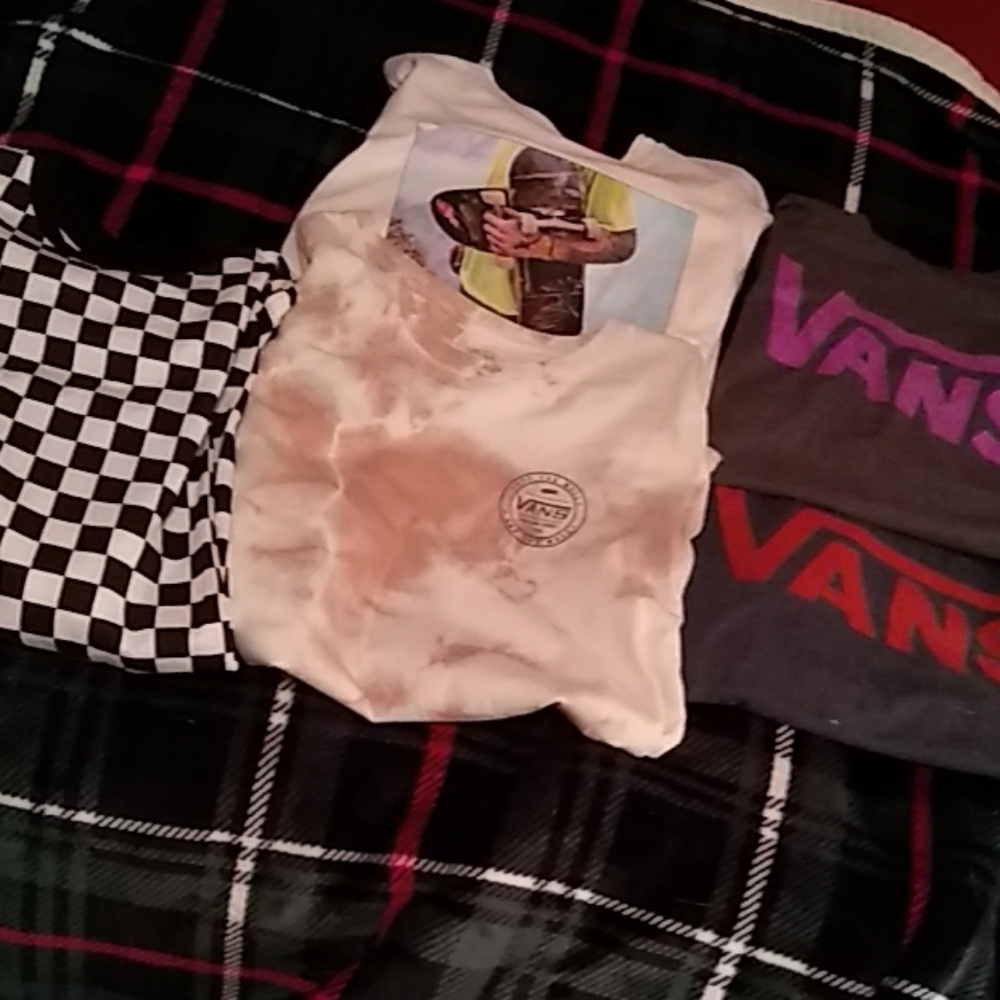 4 vans shirts and a checkered shirt(all size small